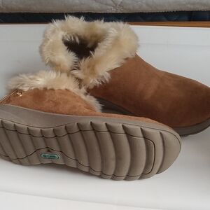 BZees Golden Go Faux Fur Booties Toffee 7.5